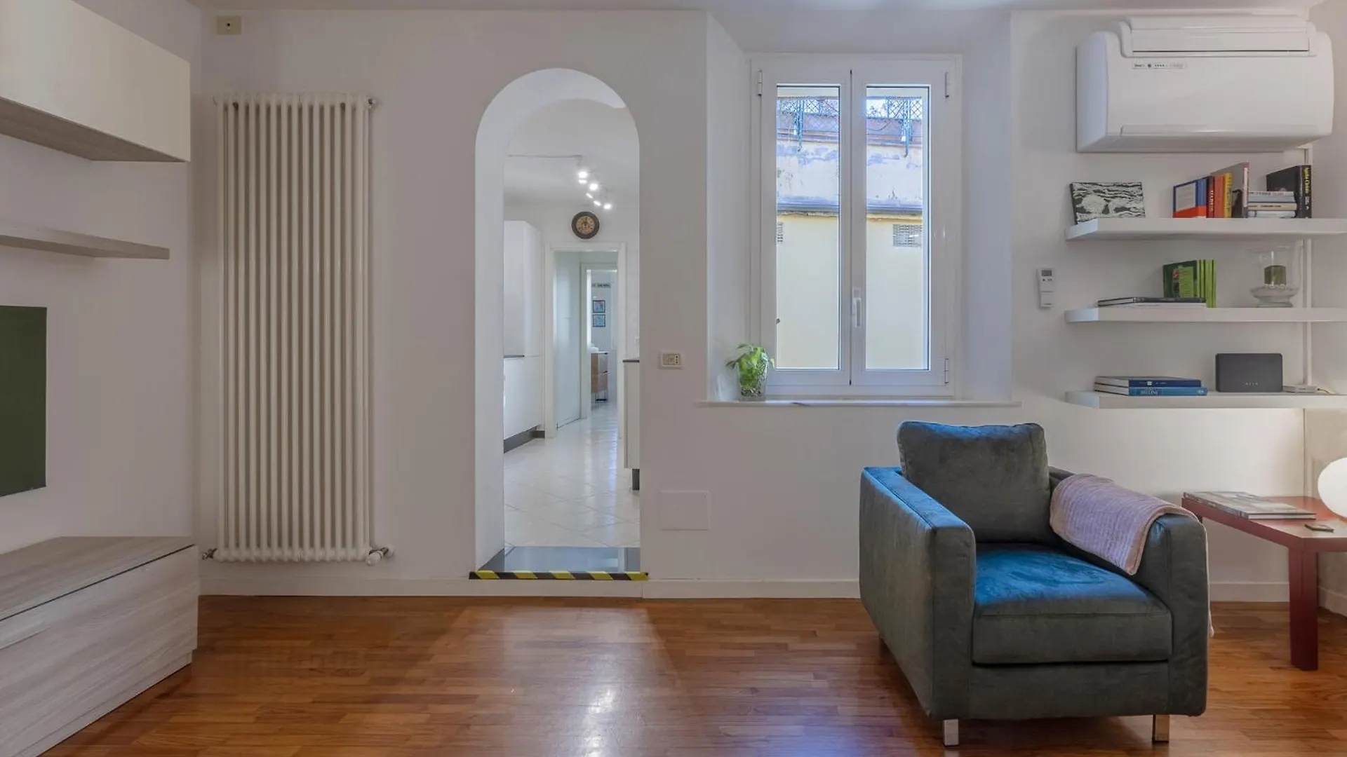Saragozza Modern Apartment Bologna Italia