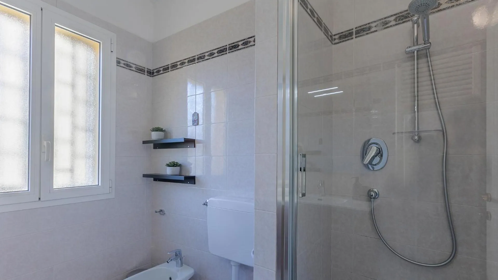 Saragozza Modern Apartment Bologna